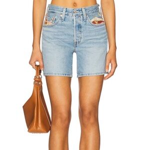 Levi's Premium 501 Mid Thigh Short in Desert Utopia Size 27